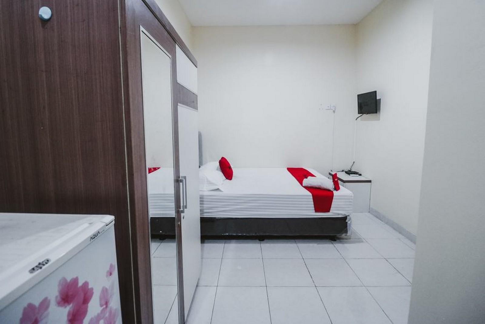 Reddoorz Plus Near Semanggi Джакарта Екстериор снимка