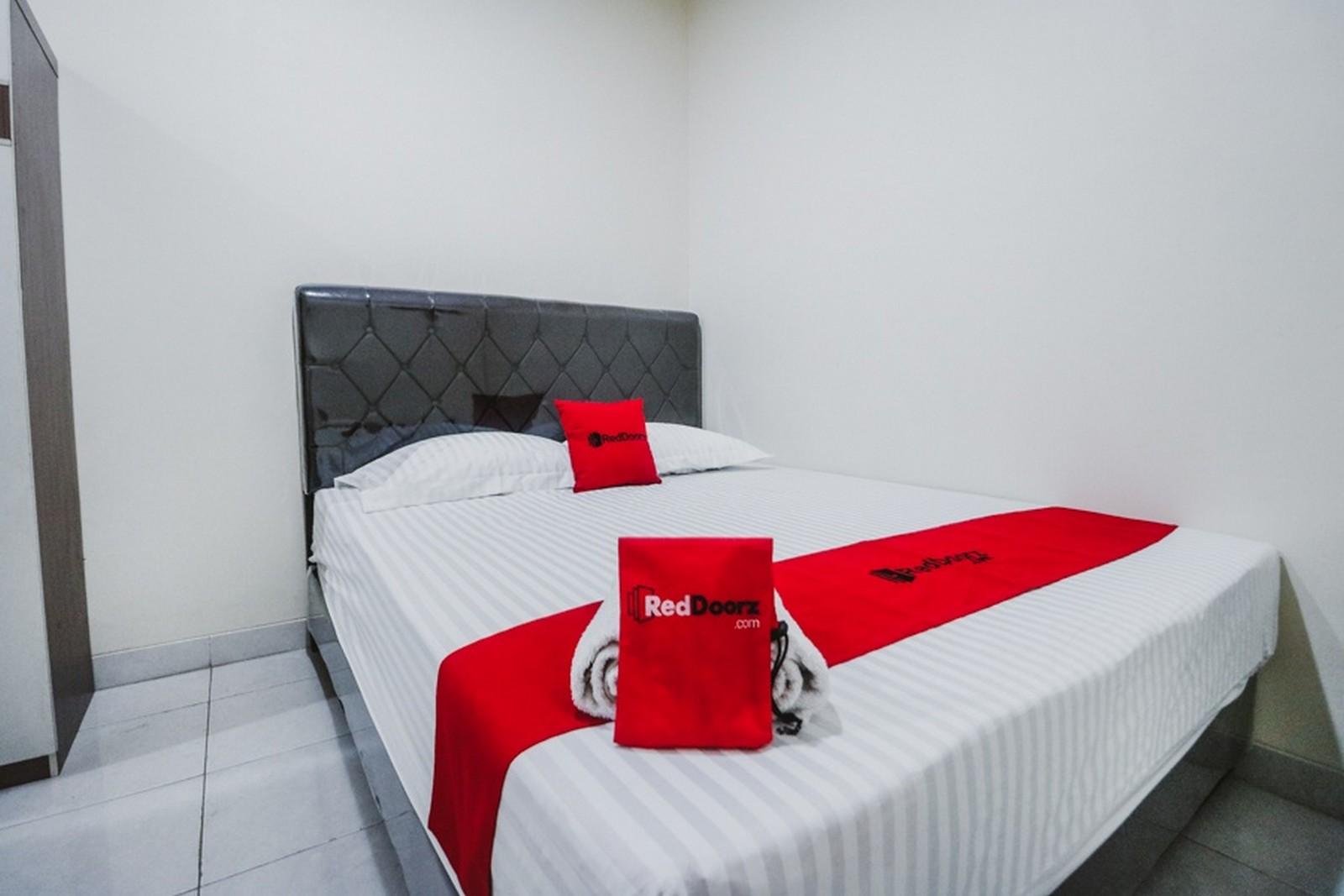 Reddoorz Plus Near Semanggi Джакарта Екстериор снимка
