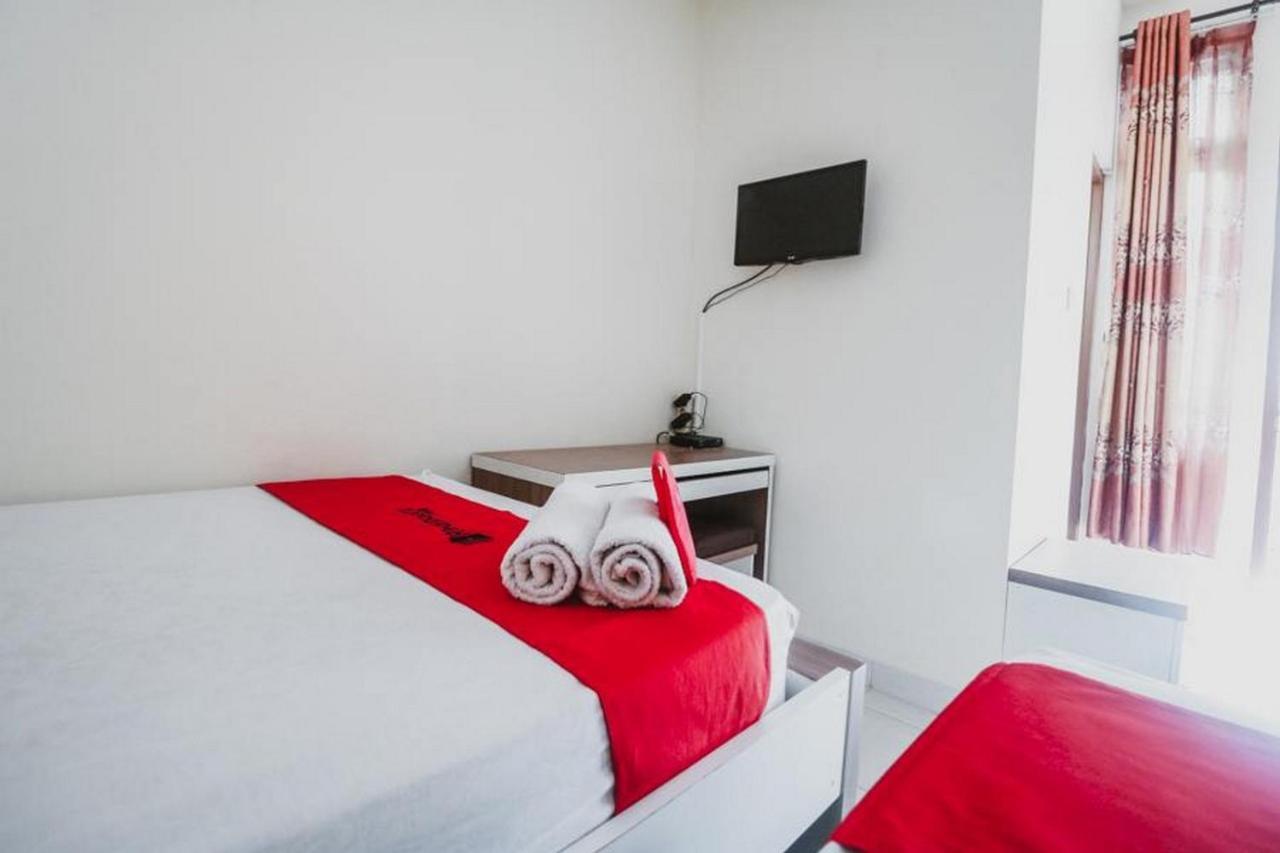 Reddoorz Plus Near Semanggi Джакарта Екстериор снимка