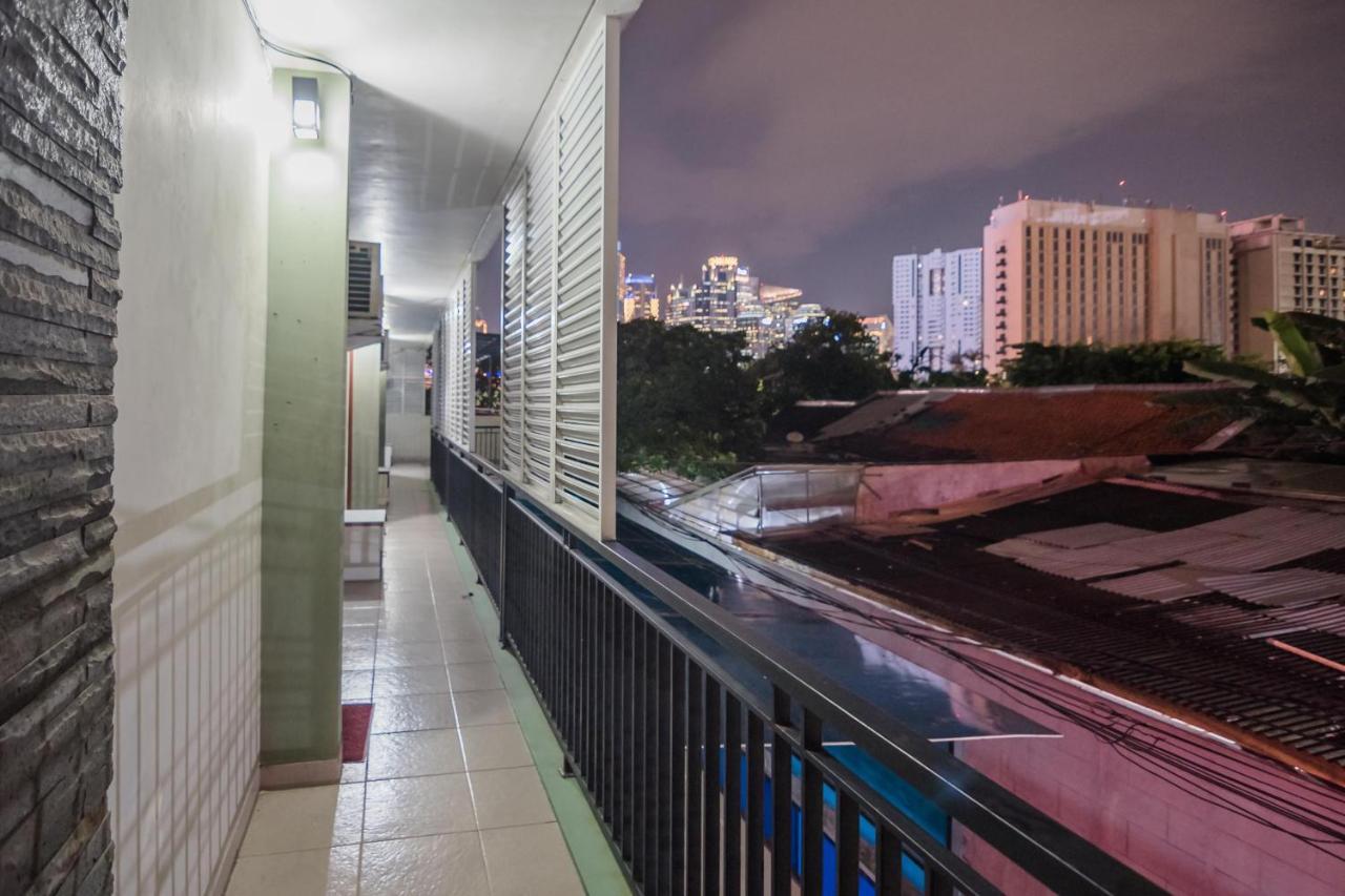 Reddoorz Plus Near Semanggi Джакарта Екстериор снимка