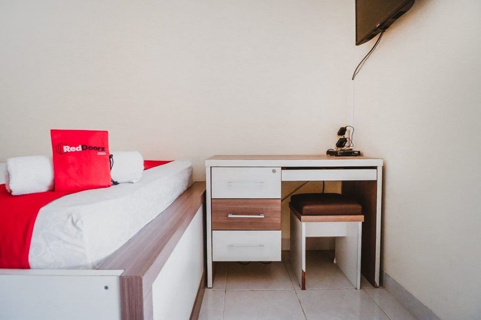 Reddoorz Plus Near Semanggi Джакарта Екстериор снимка