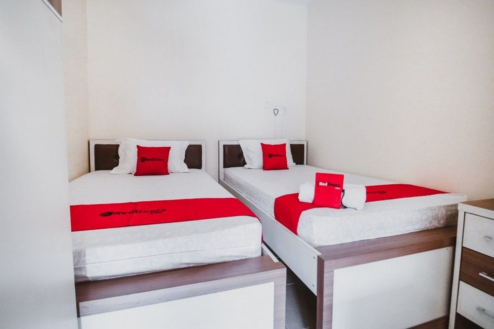 Reddoorz Plus Near Semanggi Джакарта Екстериор снимка