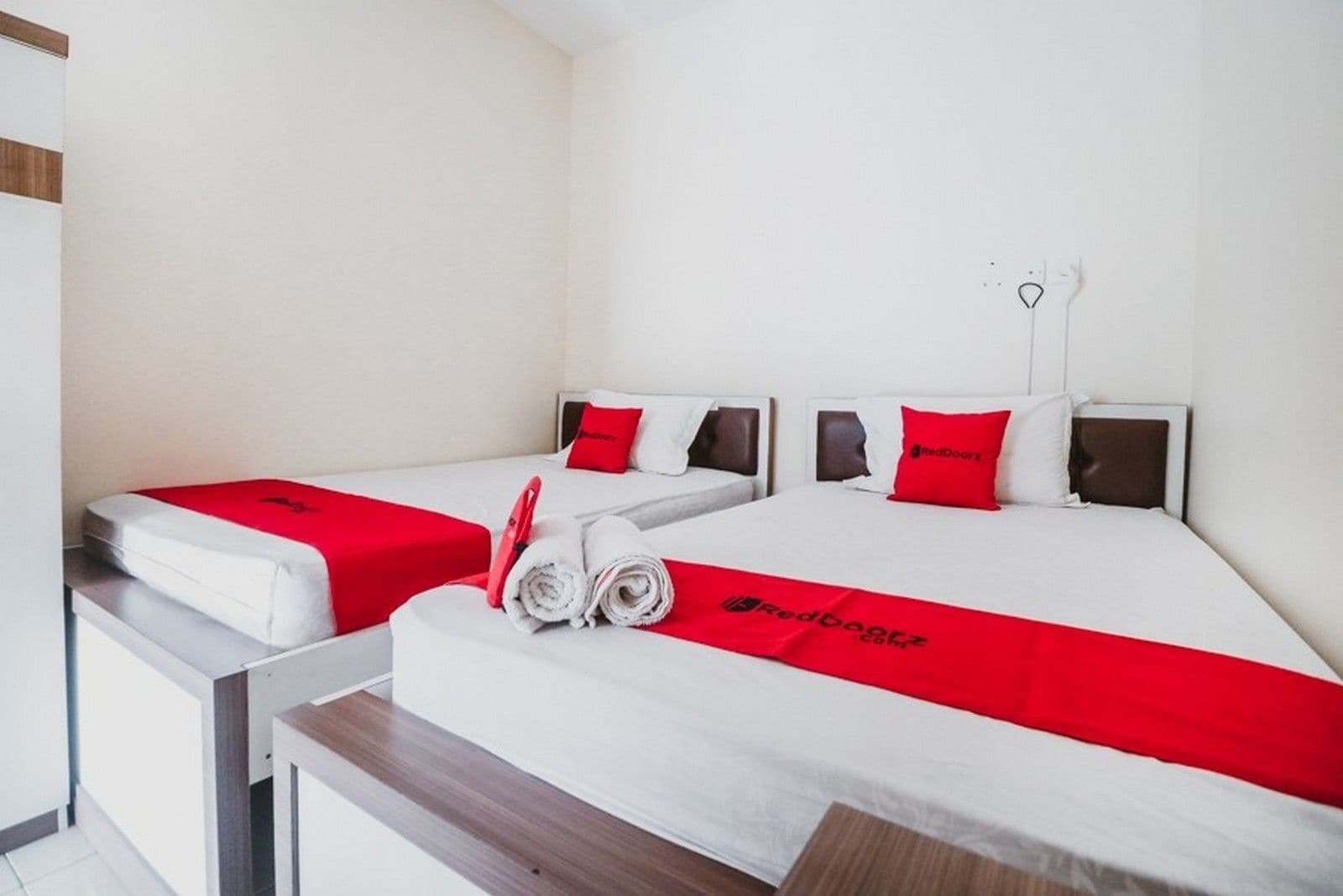 Reddoorz Plus Near Semanggi Джакарта Екстериор снимка